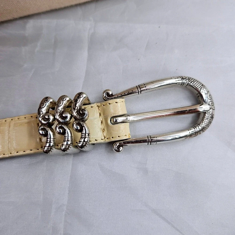 Brighton Cream Croc Embossed Leather Skinny Belt Silver Hardware 32 B10402